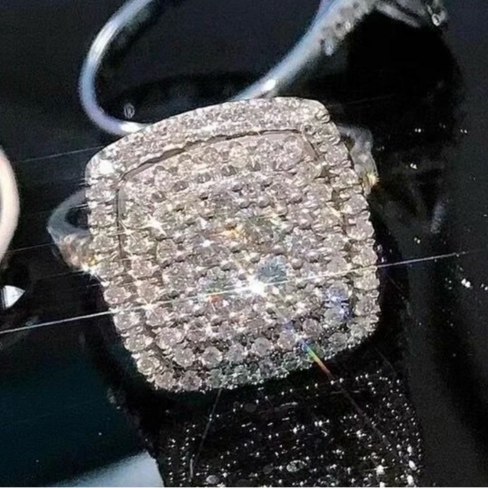Princess Alexandra Elegant Silver Women's Ring - Picture 3 of 5